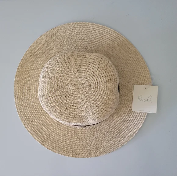 Panama brim hat with leopard strap - Picture 8 of 9